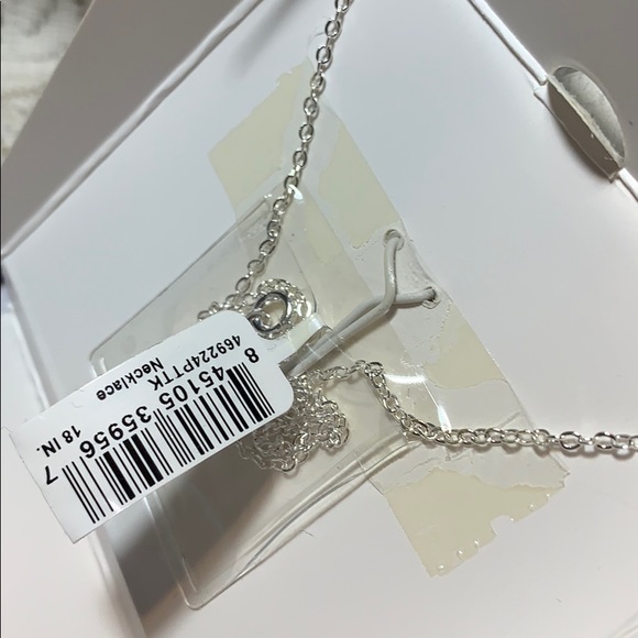 Brilliance Angel heart necklace Silver NIB Swarovski Crystals - Picture 4 of 4